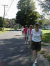 the_walk_starts.jpg (75778 bytes)