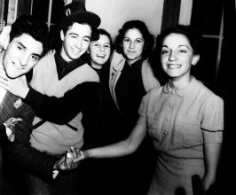 Mountaindale High School students of the 1930s